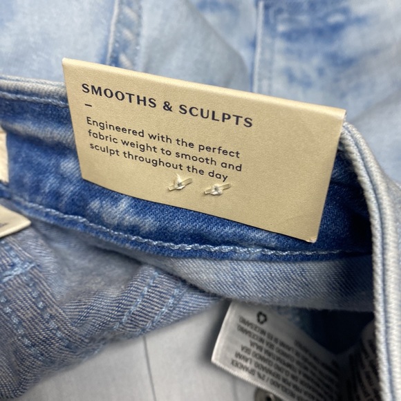 NEW Universal Thread High Rise Midi Shorts Denim Acid Wash Jean Shorts Size 8 - Picture 8 of 9